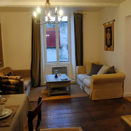 Maison Nº 20 איימט